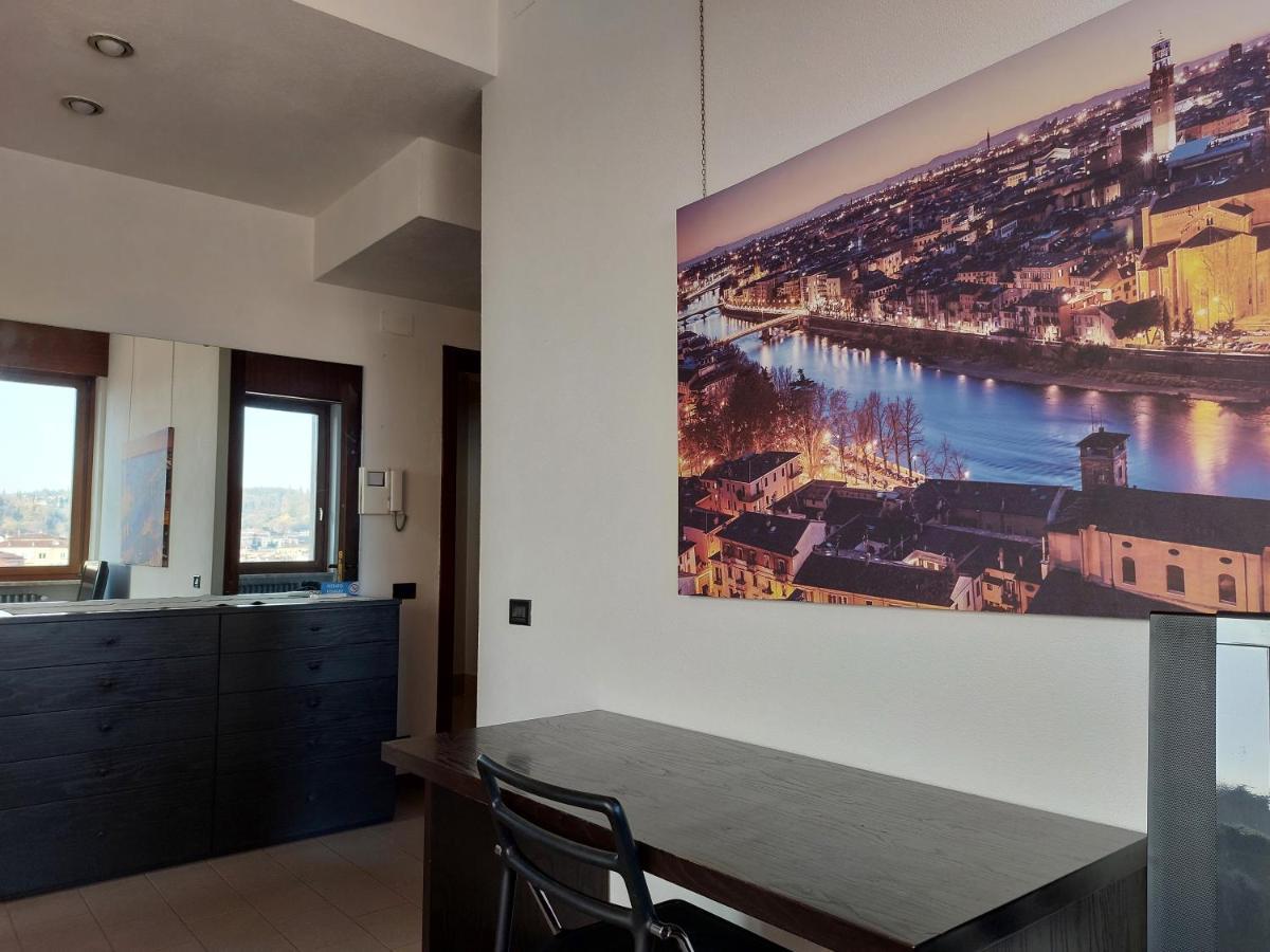 Dreaming Adige River Appartement Verona Buitenkant foto