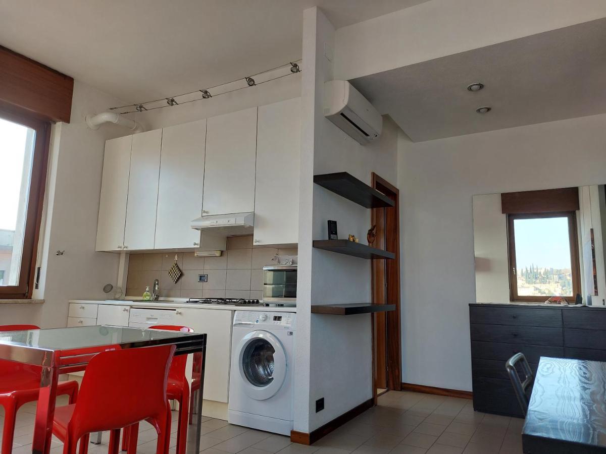 Dreaming Adige River Appartement Verona Buitenkant foto